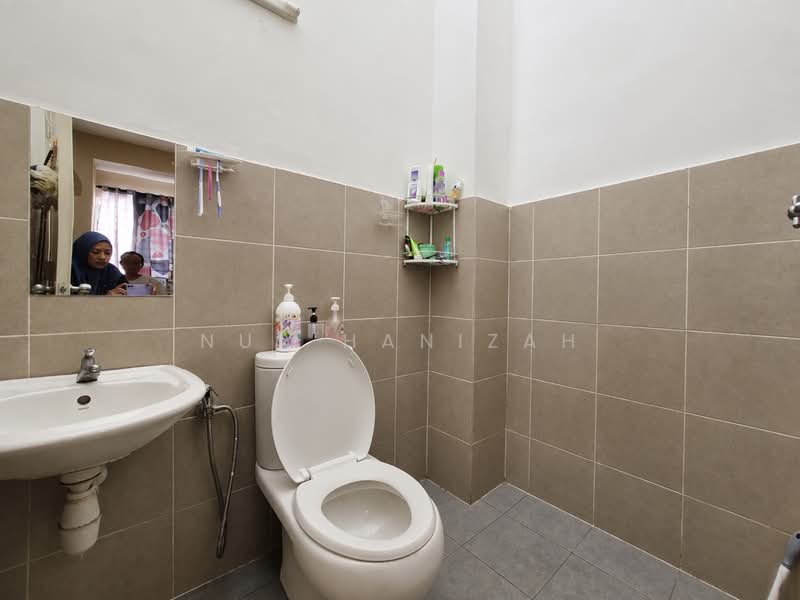 1-storey Terraced House for Sale in Saujana Utama (Puncak Alam) - Nur Hanizah - PropertyGuru.com.my