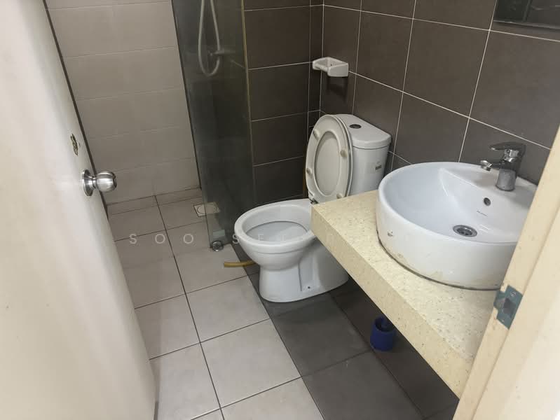 Kondominium untuk Dijual di First Residence (Residensi Unggul) - Soo See Beng - Bathroom - PropertyGuru.com.my