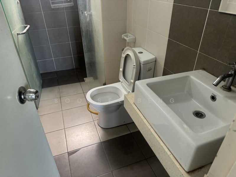 Kondominium untuk Dijual di First Residence (Residensi Unggul) - Soo See Beng - Bathroom - PropertyGuru.com.my