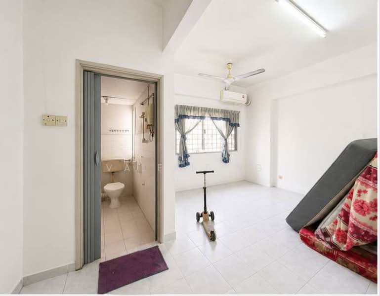 Kondominium untuk Dijual di Petaling Indah Condominiums - Valerie Ng - Bathroom - PropertyGuru.com.my