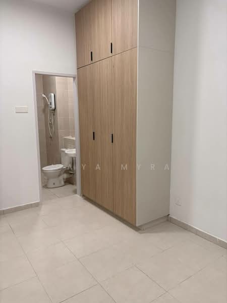Kondominium untuk Disewa di Residensi Adelia 4 - Maya Myra - Bathroom - PropertyGuru.com.my