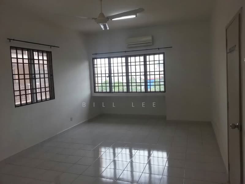 Pangsapuri untuk Disewa di Suria Damansara - Bill Lee - spacious master room - PropertyGuru.com.my