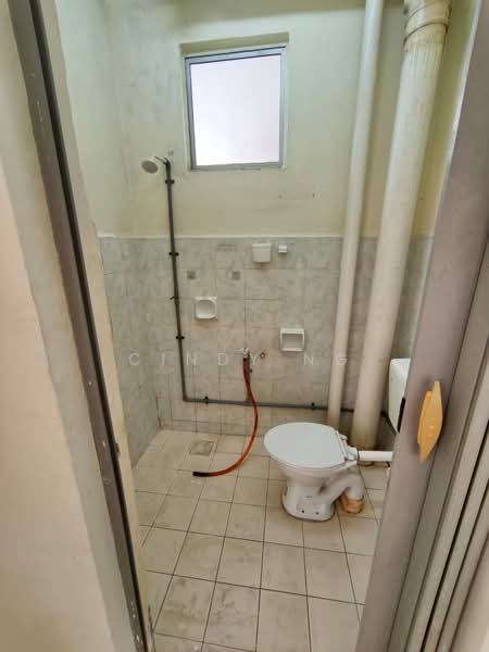 Pangsapuri untuk Disewa di Pangsapuri Lagoon Perdana - Cindy Ng - Bathroom - PropertyGuru.com.my