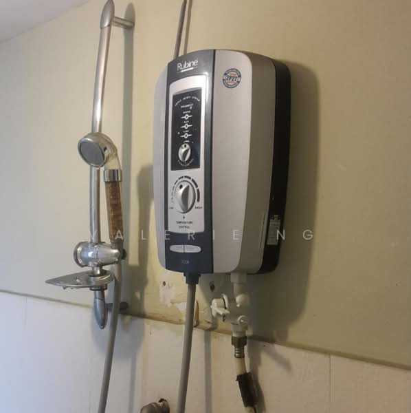 Condominium for Sale at Petaling Indah Condominiums - Valerie Ng - Bathroom - PropertyGuru.com.my