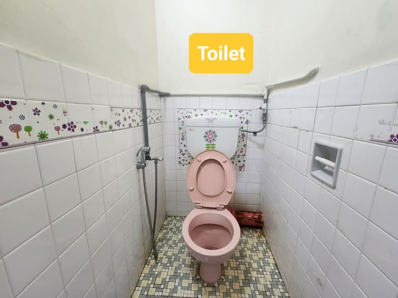 Rumah Teres 1-Tingkat untuk Dijual di Bandar Hilir (Melaka City) - Wesley Tan - Bathroom - PropertyGuru.com.my