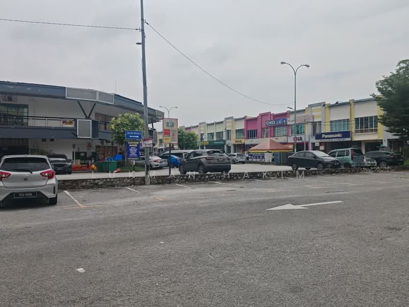 Kedai untuk Dijual di Saujana Utama (Selangor) - Lukman Hakim - Exterior - PropertyGuru.com.my