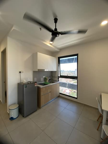 Kediaman Servis untuk Disewa di YOLO Signature Suites - Abby Woo - Kitchen - PropertyGuru.com.my