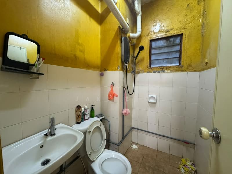 Apartment for Sale at Vista Impiana - Jake Lim - Bathroom - PropertyGuru.com.my