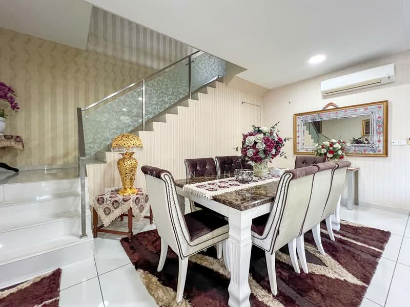 Semi-Detached House for Sale in Taman Villa Perdana (Kajang) - Lukman Hakim - Dining Room - PropertyGuru.com.my