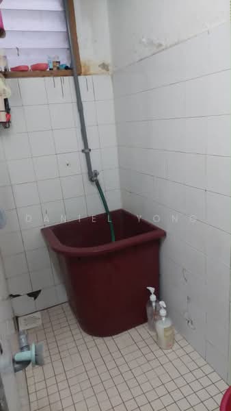 Rumah Flat untuk Dijual di Flat Tasek 64 - Daniel Yong - Bathroom - PropertyGuru.com.my