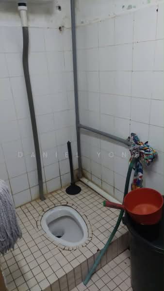 Rumah Flat untuk Dijual di Flat Tasek 64 - Daniel Yong - Bathroom - PropertyGuru.com.my