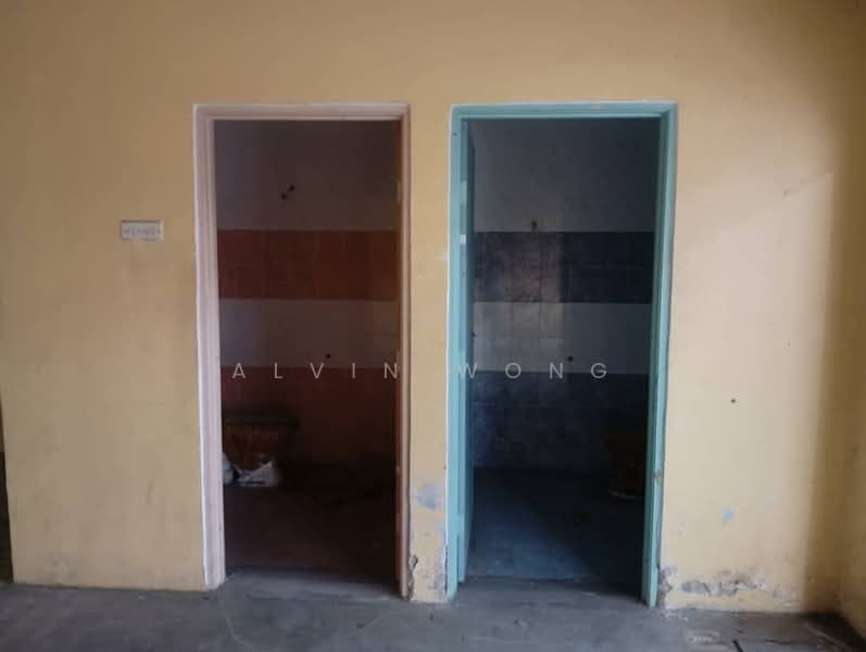 Shop / Office for Sale in Station 18 (Ipoh) - Alvin Wong - Bathroom - PropertyGuru.com.my