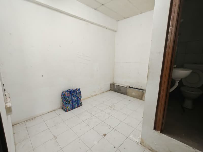 Shop for Sale in Taman Seri Orkid (Skudai) - Ruice Tey - Bathroom - PropertyGuru.com.my