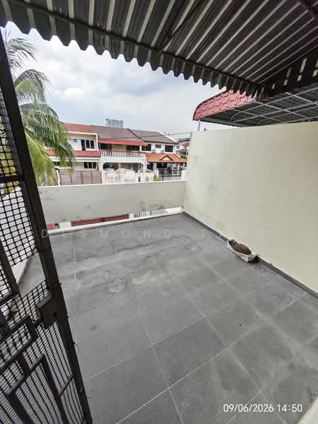 Rumah Teres 2 Tingkat untuk Dijual di SS2 (Petaling Jaya) - Desmond Tang - Balcony - PropertyGuru.com.my