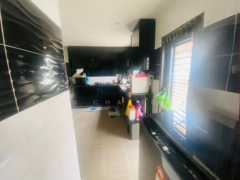 Rumah Teres 2-Tingkat untuk Disewa di Tampoi (Johor) - Hong Charng Lee - Kitchen - PropertyGuru.com.my