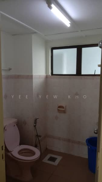 Kondominium untuk Disewa di Vista Komanwel B - Yee Yew Kho - Bathroom - PropertyGuru.com.my