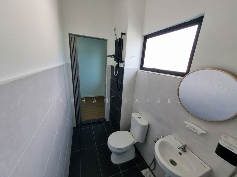 2-storey Terraced House for Sale in Dengkil (Selangor) - Farhan Rafael - Bathroom - PropertyGuru.com.my