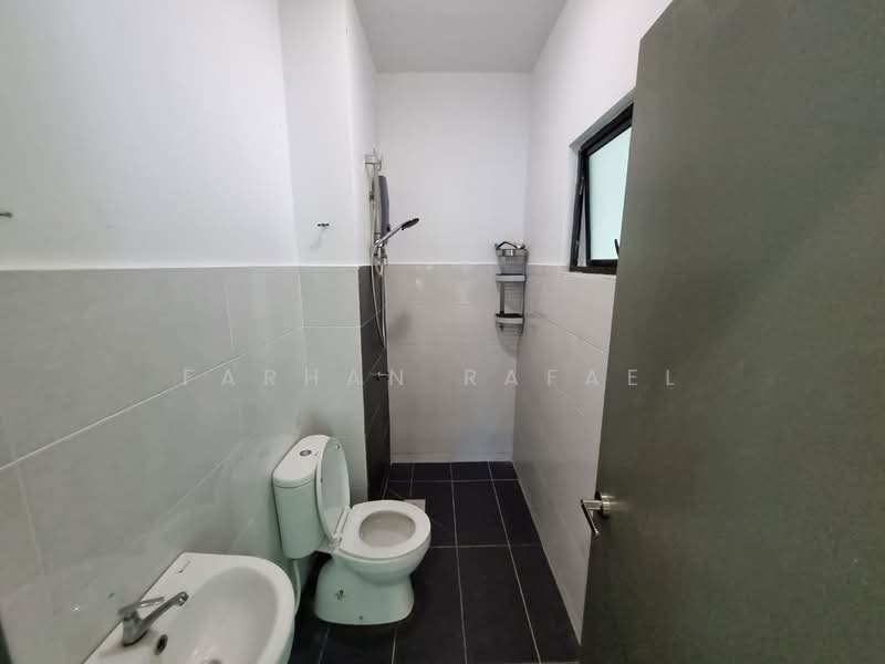 2-storey Terraced House for Sale in Dengkil (Selangor) - Farhan Rafael - Bathroom - PropertyGuru.com.my