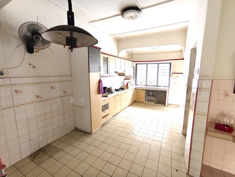 1.5-storey Terraced House for Sale in Usj 3 (Subang Jaya) - Bryant Be - Kitchen - PropertyGuru.com.my