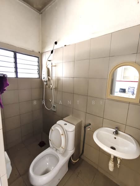 1.5-storey Terraced House for Sale in Usj 3 (Subang Jaya) - Bryant Be - Bathroom - PropertyGuru.com.my