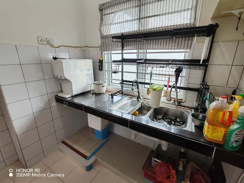 Townhouse for Sale in Taman Seri Segar (Semenyih) - Ahmad Gadafi Md Nor - Kitchen - PropertyGuru.com.my