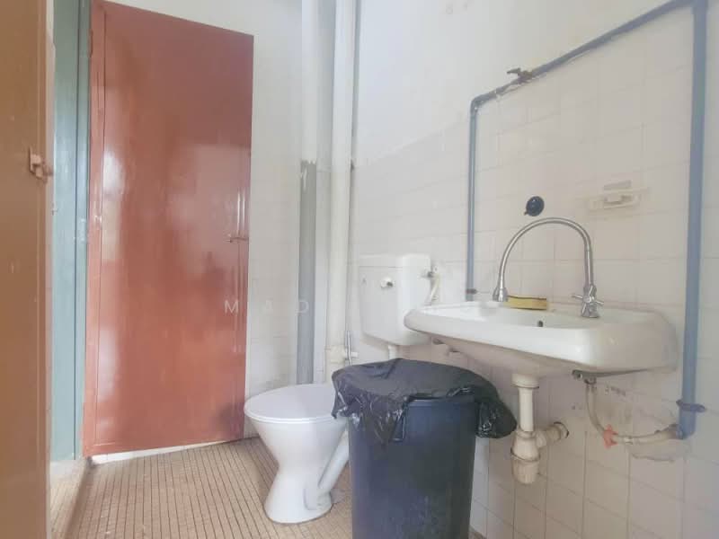 Rumah Teres 2-Tingkat untuk Dijual di Taman Puchong Perdana (Puchong) - Maddy Ho - Bathroom - PropertyGuru.com.my