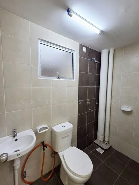 Apartment for Sale at De Bayu - Adibah Salim - Bathroom - PropertyGuru.com.my