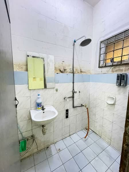 2-storey Terraced House for Sale in Rawang (Selangor) - Shirly Ng - Bathroom - PropertyGuru.com.my