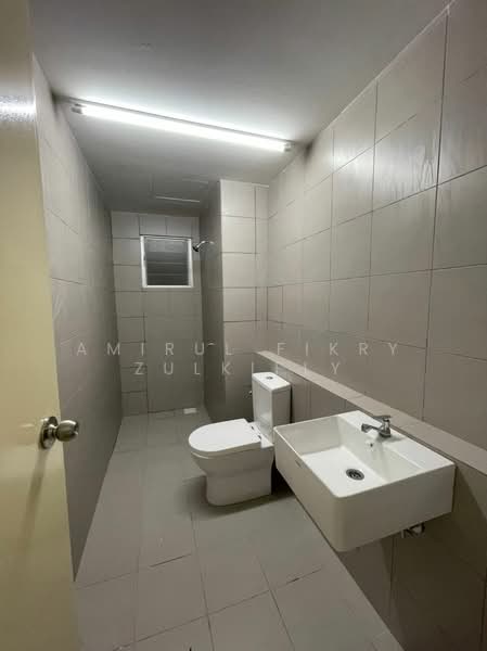 Kondominium untuk Disewa di Lakefront Homes - Amirul Fikry Zulkifly - Bathroom - PropertyGuru.com.my