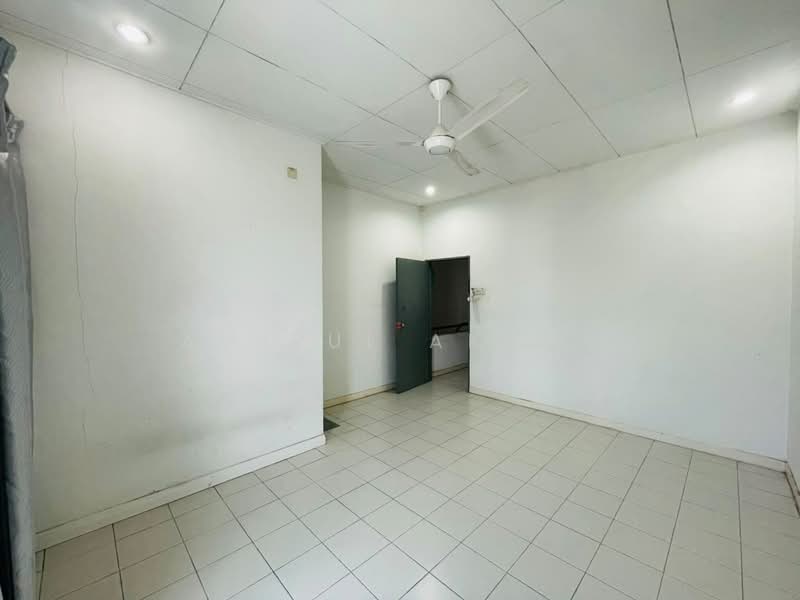 Rumah Teres 2-Tingkat untuk Dijual di Seksyen 33 (Shah Alam) - Amirul Akmal - Interior - PropertyGuru.com.my
