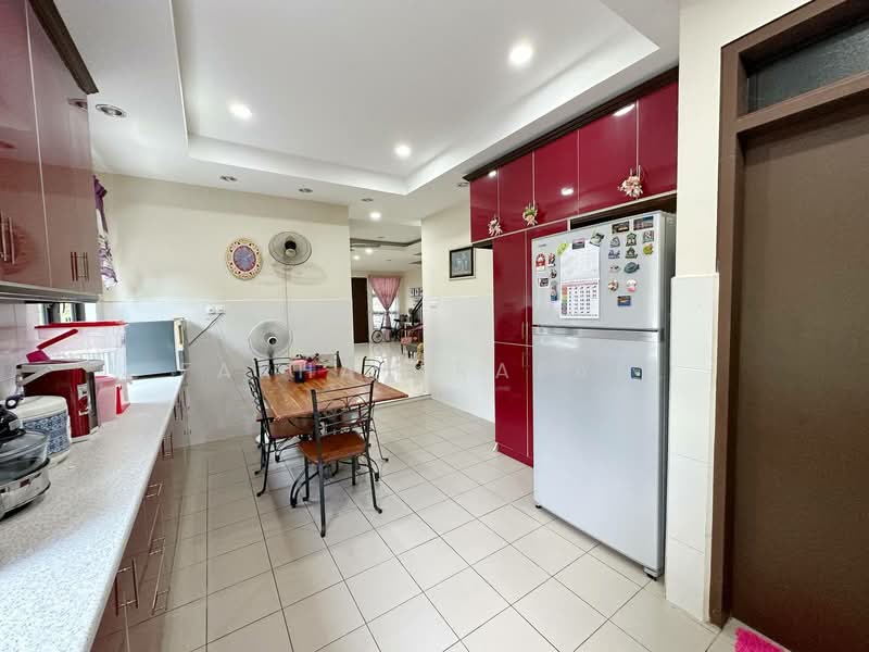 Semi-Detached House for Sale in Puncak Bestari (Puncak Alam) - Farhan Rafael - Kitchen - PropertyGuru.com.my