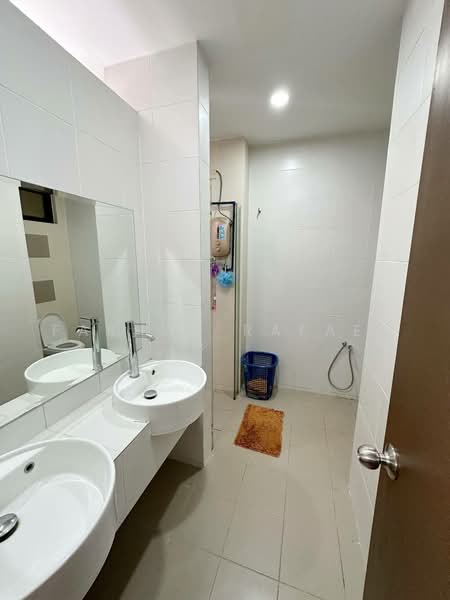 Semi-Detached House for Sale in Puncak Bestari (Puncak Alam) - Farhan Rafael - Bathroom - PropertyGuru.com.my