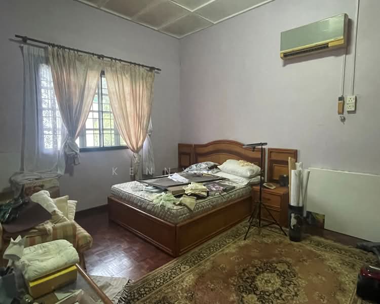 Bungalow House for Sale in Taman Bukit Pelindung (Kuantan) - Kenny Loo - Bedroom - PropertyGuru.com.my