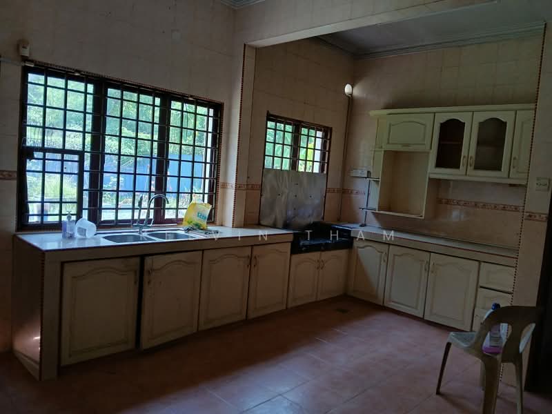 Bungalow House untuk Disewa di Saujana Utama (Selangor) - Kelvin Tham - Kitchen - PropertyGuru.com.my