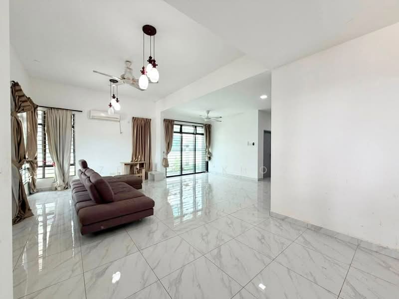 Rumah Kluster untuk Dijual di Taman Nusa Bestari (Iskandar Puteri (Nusajaya)) - Zephyr Khoo - Living Room - PropertyGuru.com.my