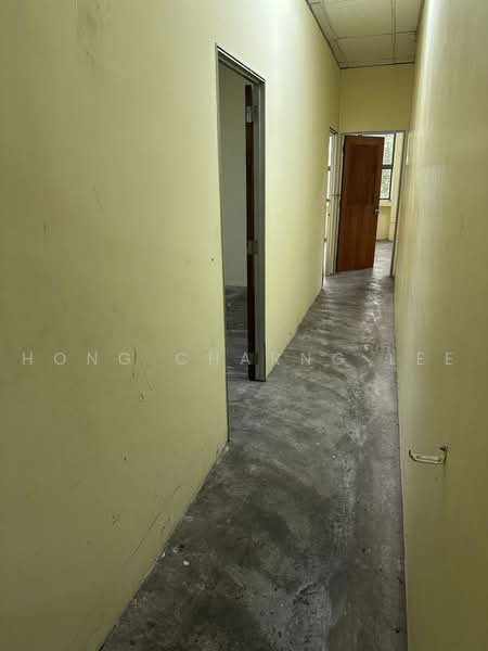 Shop / Office untuk Disewa di Ulu Tiram (Johor) - Hong Charng Lee - Corridor - PropertyGuru.com.my