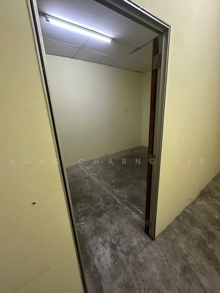 Shop / Office untuk Disewa di Ulu Tiram (Johor) - Hong Charng Lee - Interior - PropertyGuru.com.my