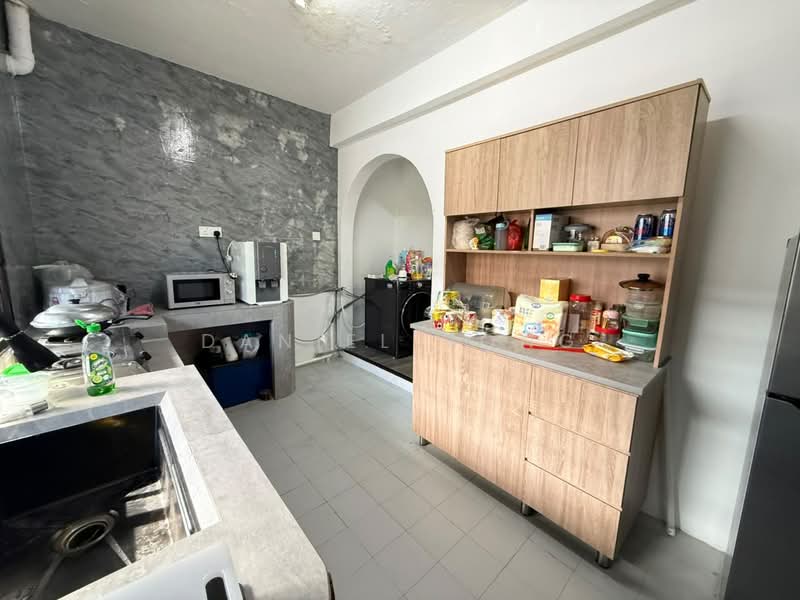 Rumah Teres untuk Dijual di Taman Damai Jaya (Skudai) - Daniel Yong - Kitchen - PropertyGuru.com.my