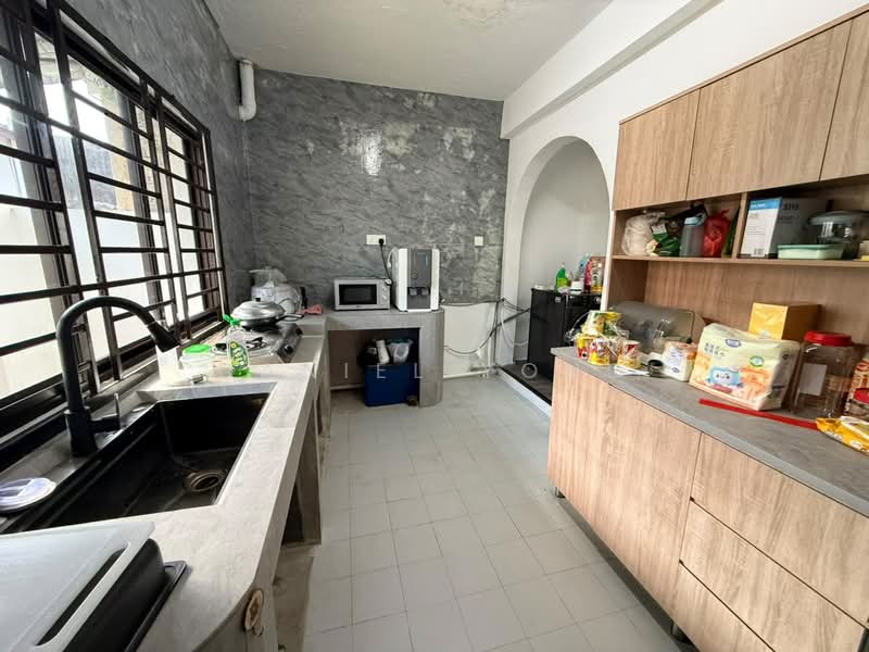Rumah Teres untuk Dijual di Taman Damai Jaya (Skudai) - Daniel Yong - Kitchen - PropertyGuru.com.my