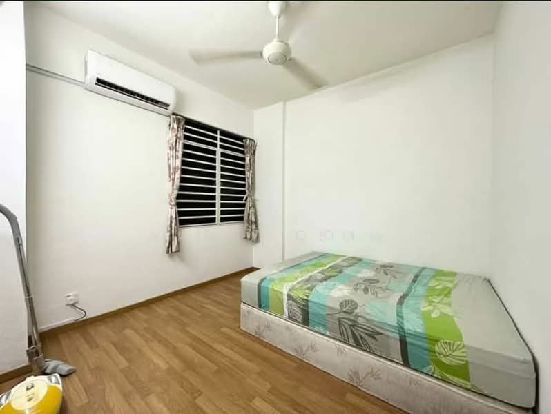 Apartment for Sale at Taman Jelutong - Jeff Ooi - Bedroom - PropertyGuru.com.my