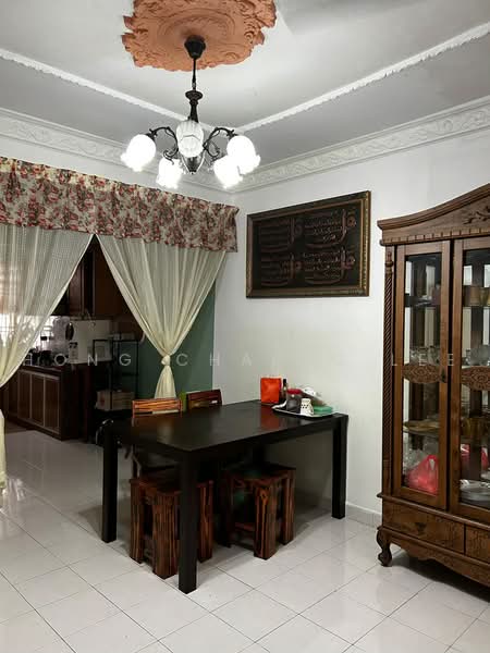 2-storey Terraced House for Rent in Skudai (Johor) - Hong Charng Lee - Dining Room - PropertyGuru.com.my
