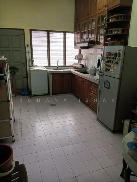 2-storey Terraced House for Sale in Klang (Selangor) - Rohana Ishak - Kitchen - PropertyGuru.com.my