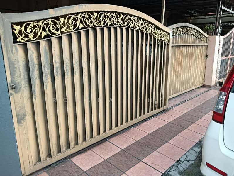 2-storey Terraced House for Sale in Klang (Selangor) - Rohana Ishak - Exterior - PropertyGuru.com.my