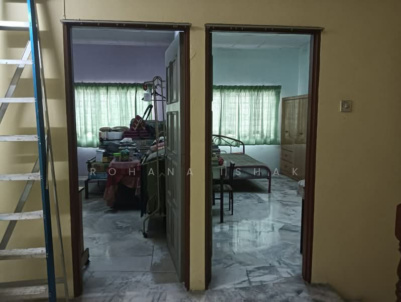 2-storey Terraced House for Sale in Klang (Selangor) - Rohana Ishak - PropertyGuru.com.my