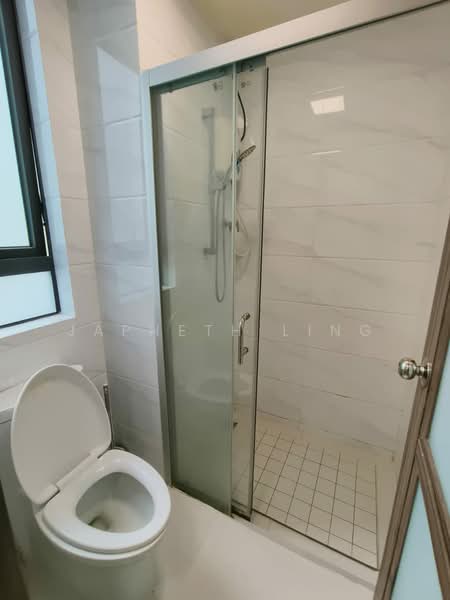 Condominium for Rent at Starview Bay @ Forest City - Japheth Ling - Bathroom - PropertyGuru.com.my