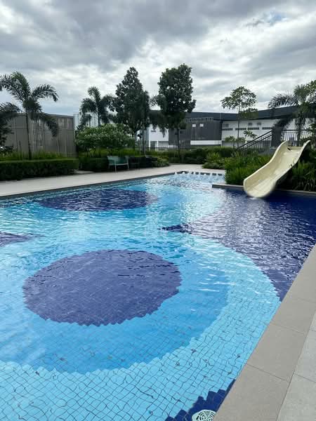 Kondominium untuk Disewa di M Luna - Melvin Yap - Pool - PropertyGuru.com.my