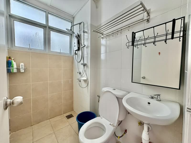 Apartment for Rent at Residensi Bintawa Riverfront (PR1MA @ Bintawa Riverfront) - Leon Tan - Bathroom - PropertyGuru.com.my