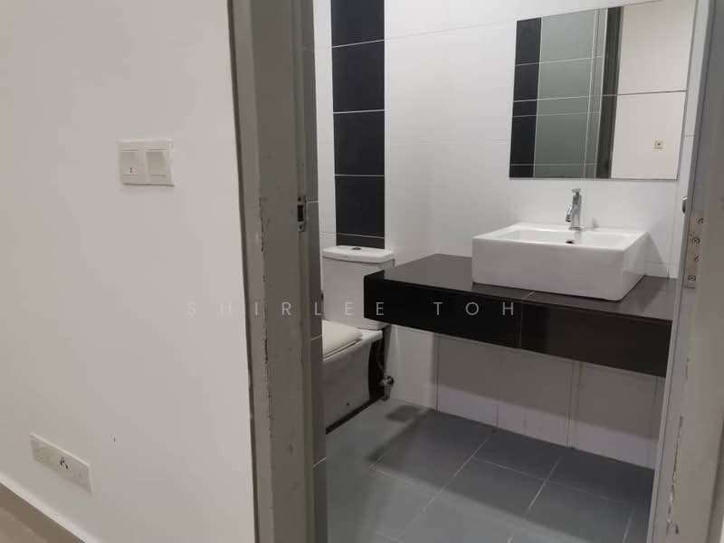 Kondominium untuk Disewa di The Wharf Residence - Shirlee Toh - Bathroom - PropertyGuru.com.my