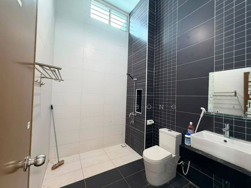 Cluster House for Sale in Taman Nusa Bestari (Iskandar Puteri (Nusajaya)) - James Bong - Bathroom - PropertyGuru.com.my