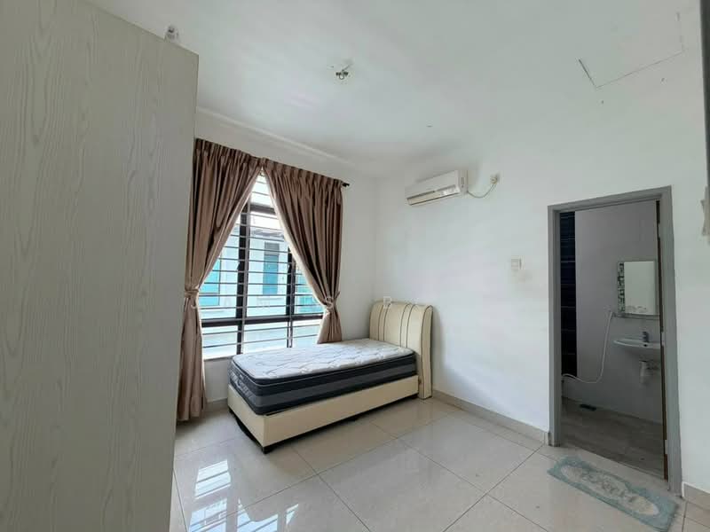 Cluster House for Sale in Taman Nusa Bestari (Iskandar Puteri (Nusajaya)) - James Bong - Bedroom - PropertyGuru.com.my